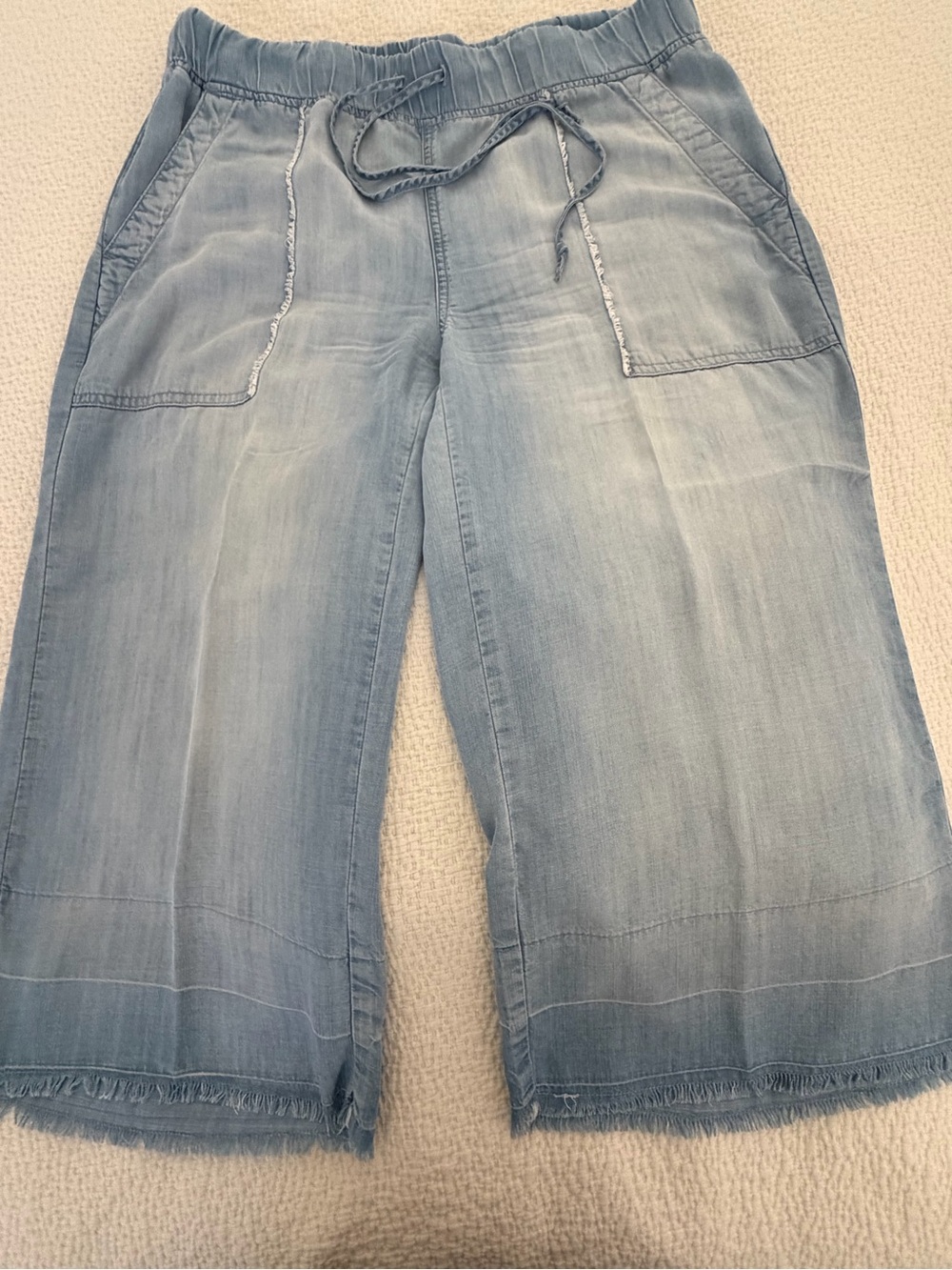 Light Blue Women’s Drawstring Denim cropped pants